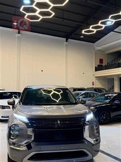 ميتسوبيشي اوتلاندر